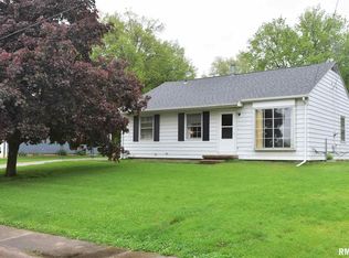 141 Park Plaza Dr, Canton, IL 61520
