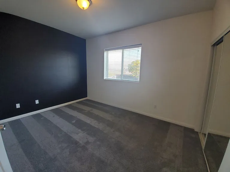 404 N Horne St N #D31 — Photo 14