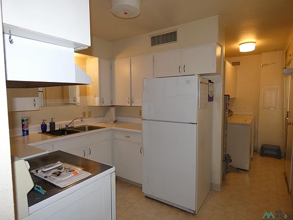 4th image of 212 Chalcocite St