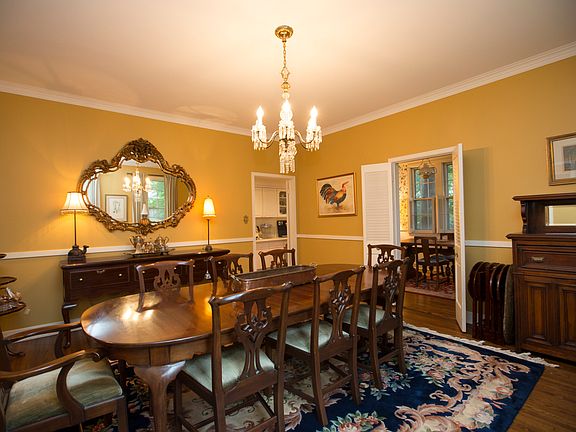 Acess to Kitchen from Dining Room