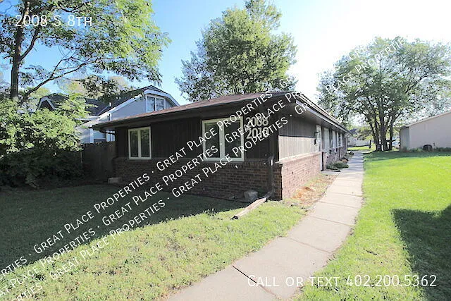 2008 S 8th St