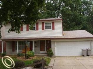 14478 Hubbard St, Livonia, MI 48154