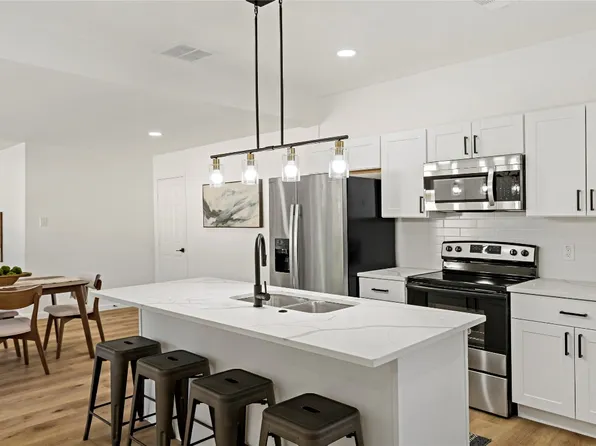 1221 W Woodard St, Denison, TX 75020