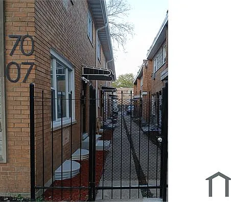 7007 S East End Ave #B — Photo 12