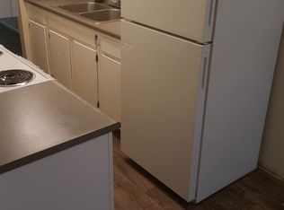 185 N Madison Rd APT D, London, OH 43140