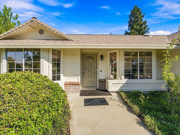 2nd image of 3090 Howard Dr