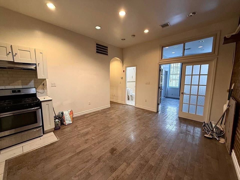 1st image of 263 Irving Ave #1R