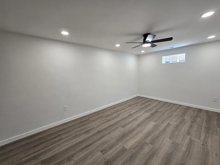 738 E Fountain Blvd — Photo 24