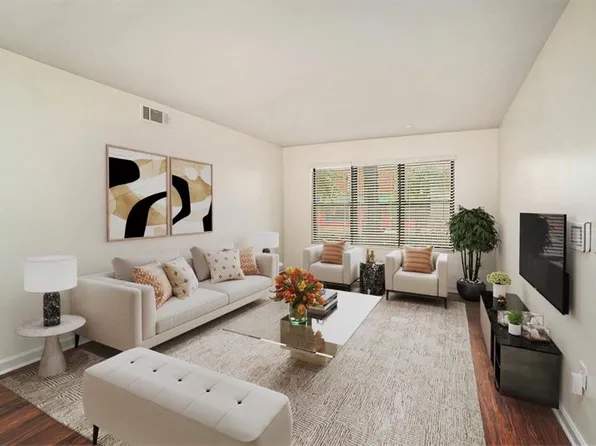 425 W 9th St APT 102, Kansas City, MO 64105