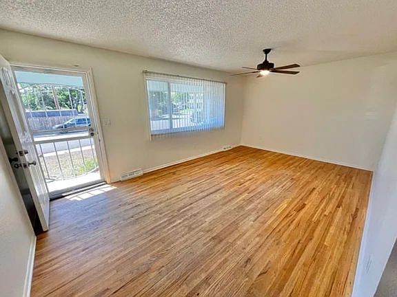 2nd image of 1427 Ember St