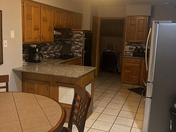 4th image of 8 Whispering Vine Ct
