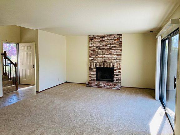4th image of 2919 Simkins Ct