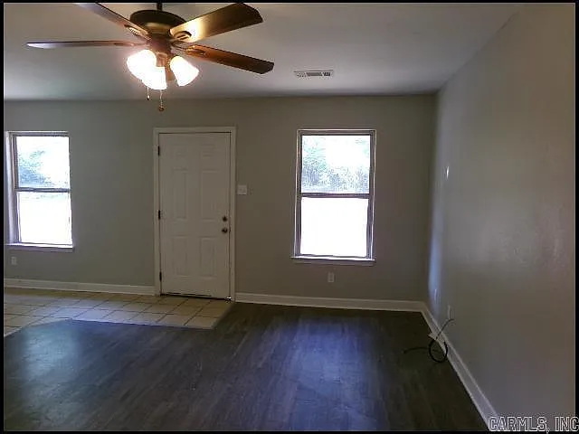 2 bed, 1.0 bath, 858 sqft, $725 — Photo 4