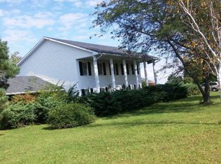 40 Old Springfield Rd NE, New Holland, OH 43145