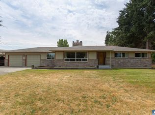 302 E Runnion Rd, Sequim, WA 98382