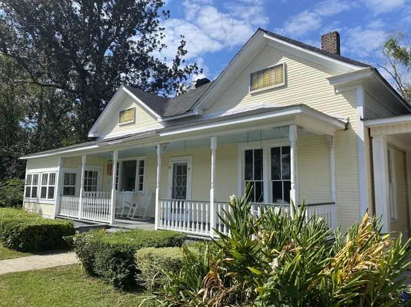 25 Eden St, Mc Lain, MS 39456