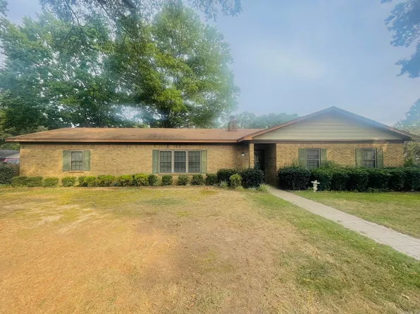 108 Liles Dr, Searcy, AR 72143