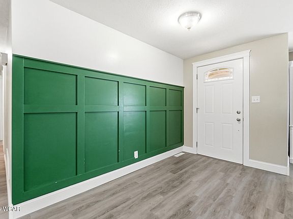 5th image of 810 Barbara Ln