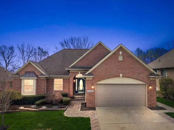 7482 Augusta Dr #21, Washington, MI 48094