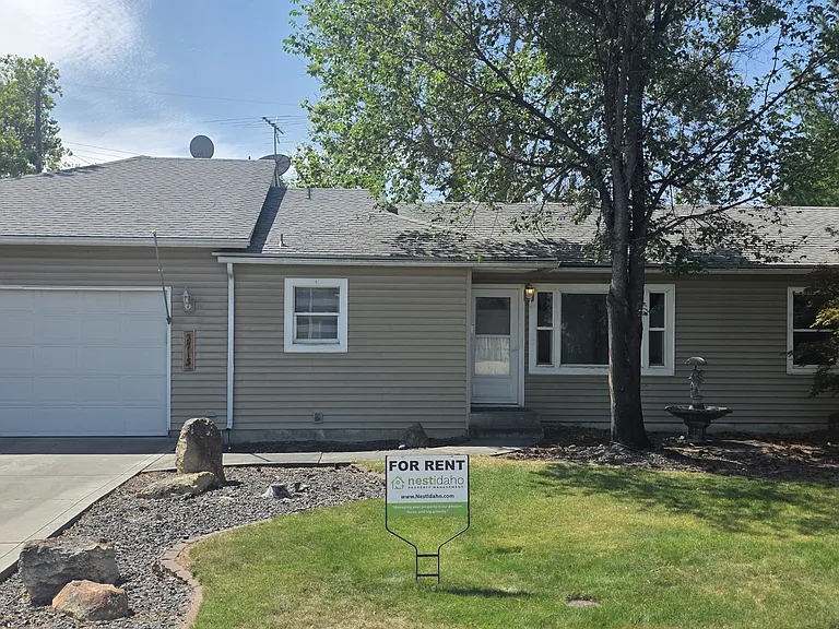 2713 W Dill Dr — Photo 1
