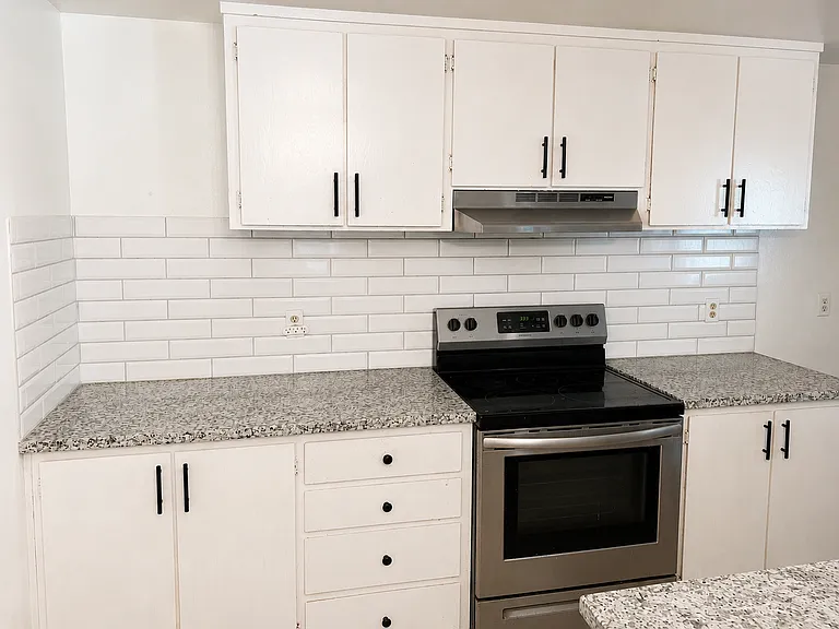 20720 4th St #12 — Photo 10
