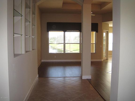 2nd image of 1204 Crown Pointe Ln