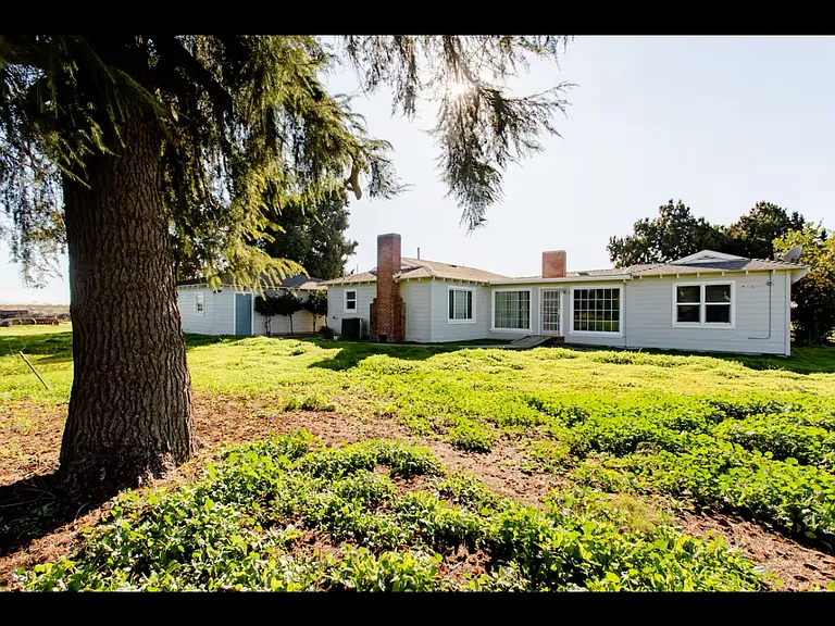 12256 Sante Fe Ave — Photo 14