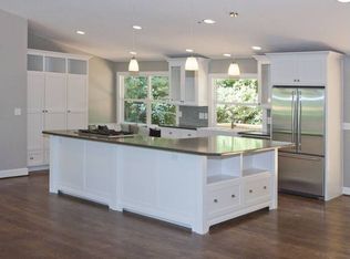 3270 SW Malcolm Ct, Portland, OR 97225