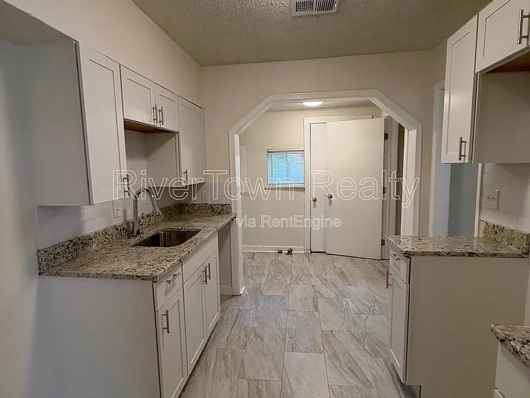 4550 Quince Rd — Photo 8