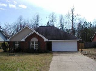 512 Thornton Dr, Columbus, MS 39702