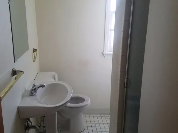 3911 Warrendale Rd, South Euclid, OH 44118