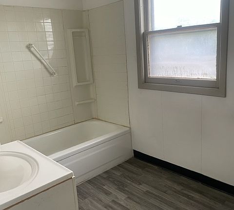4th image of 316 James St #4802