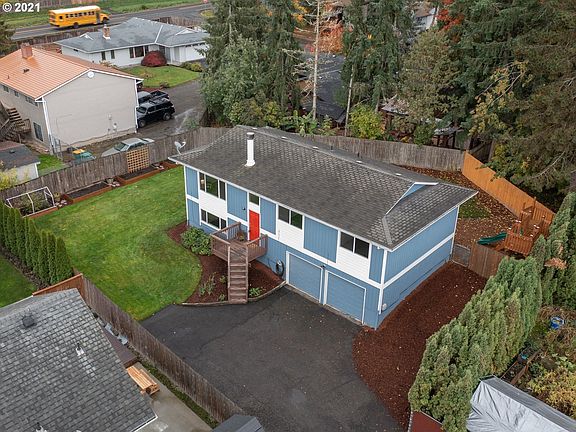 2nd image of 18735 SW Castle Dr
