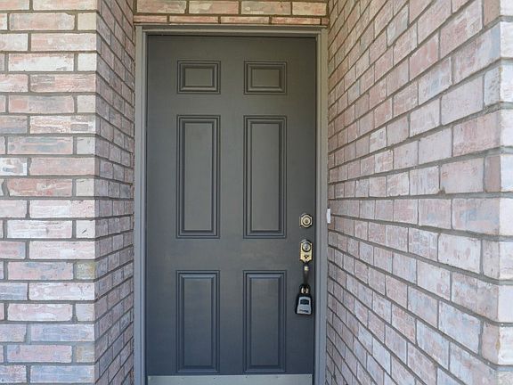 3rd image of 1402 Parliament St