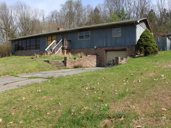 2309 Kings Bay Dr, Kingsport, TN 37660