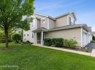 2296 W Bentley Ln, Round Lake, IL 60073