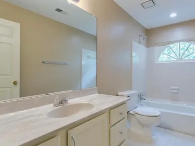 2304 Defoors Ferry Rd NW — Photo 8