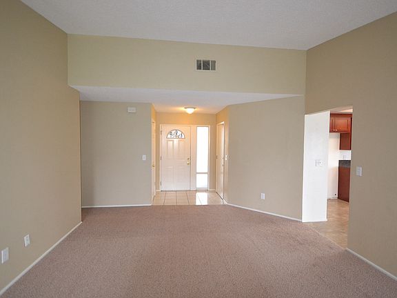 3rd image of 10 Doe Ct