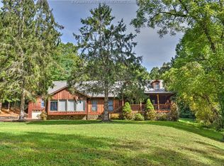 1202 Frogs Creek Rd, Charleston, WV 25312