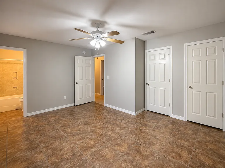 138 Adams St — Photo 17