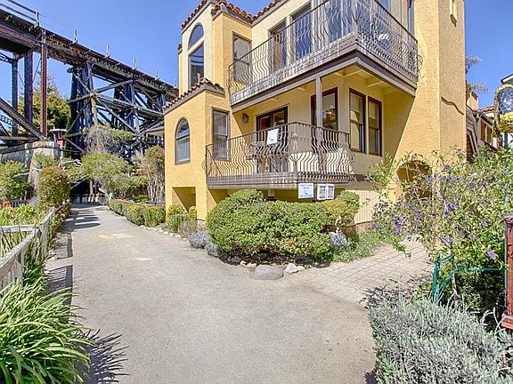 3rd image of 327 Riverview Ave APT B