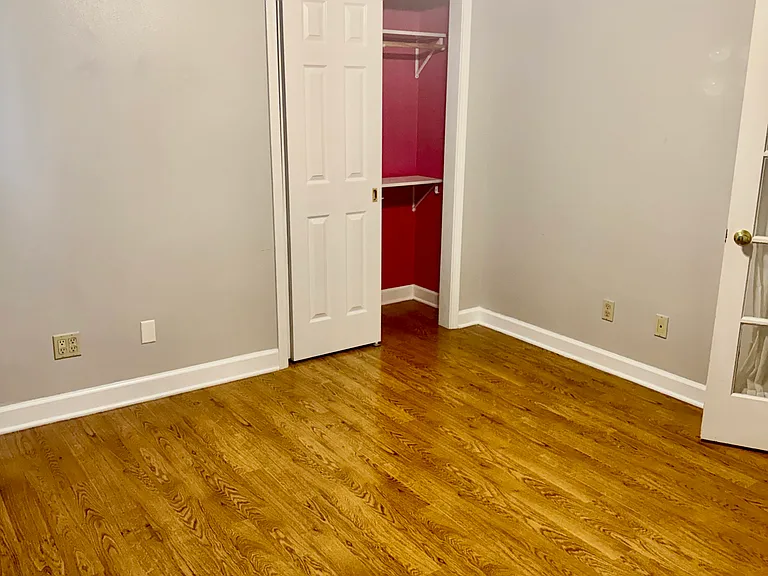 102 Stanford Way NE — Photo 4