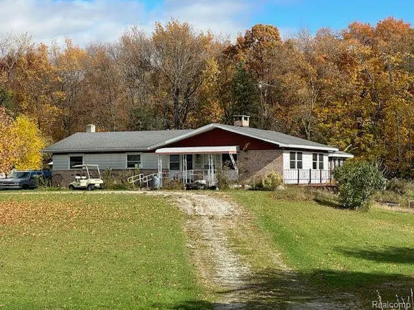 1739 S Sheridan Rd, Caro, MI 48723