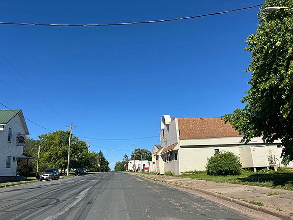 4th image of 600 Main St