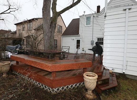 3rd image of 712 6th Ave N