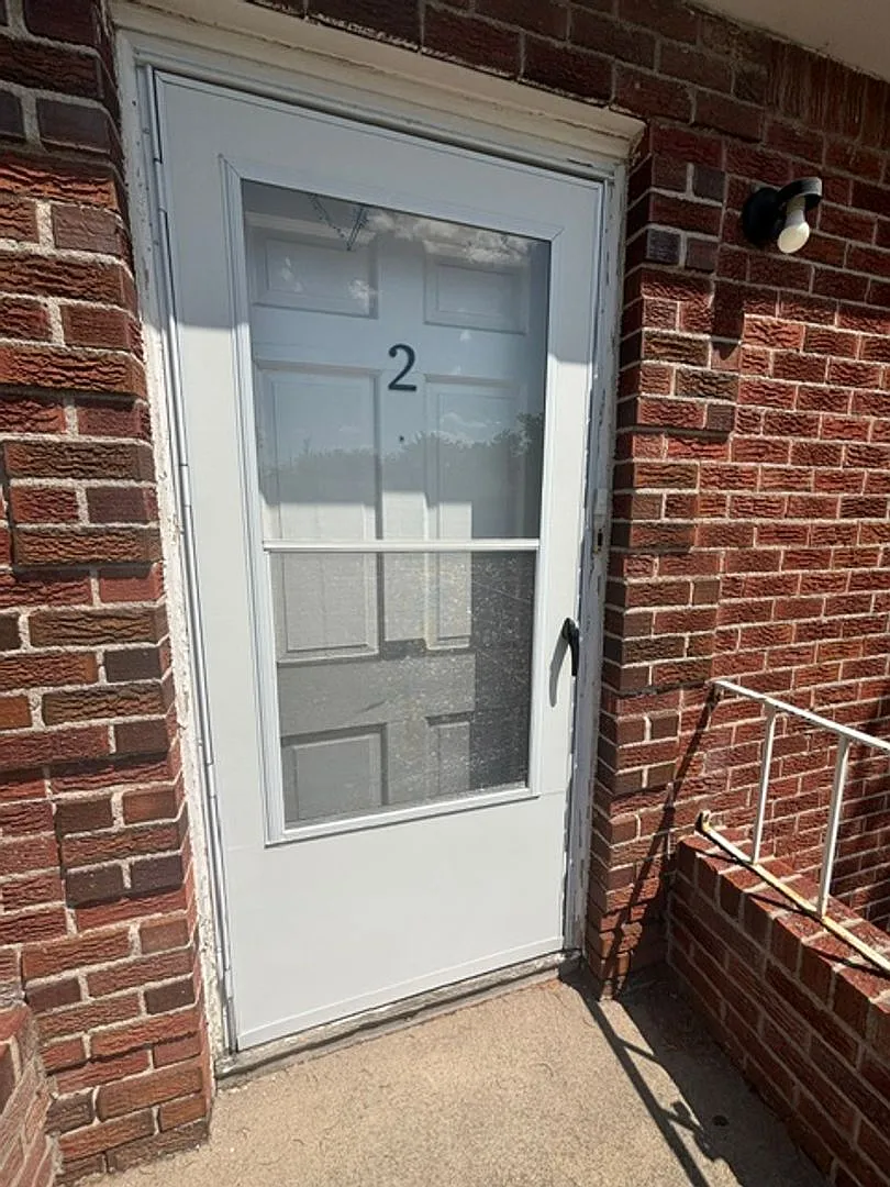 PM 108 - 1841 Crook — Photo 2