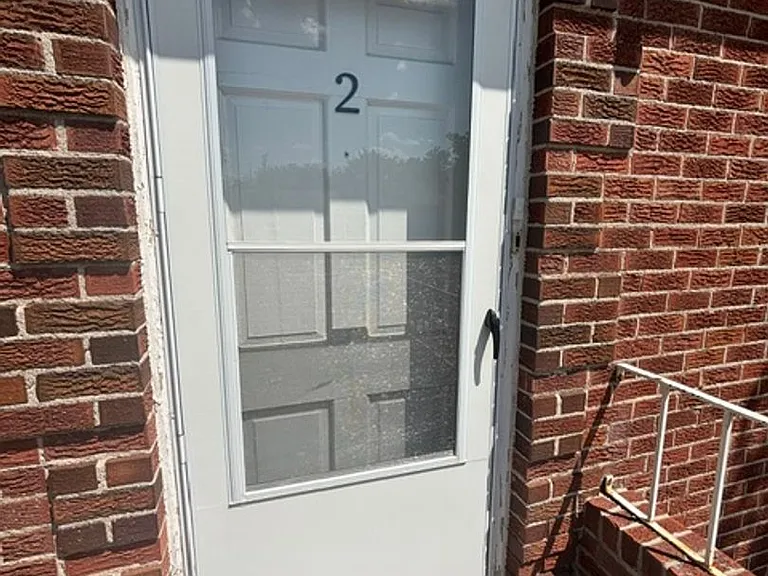 PM 108 - 1841 Crook — Photo 2