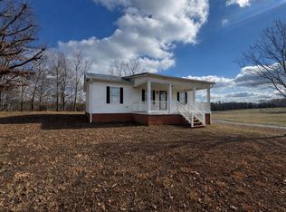 104 B V Young Rd, Westmoreland, TN 37186