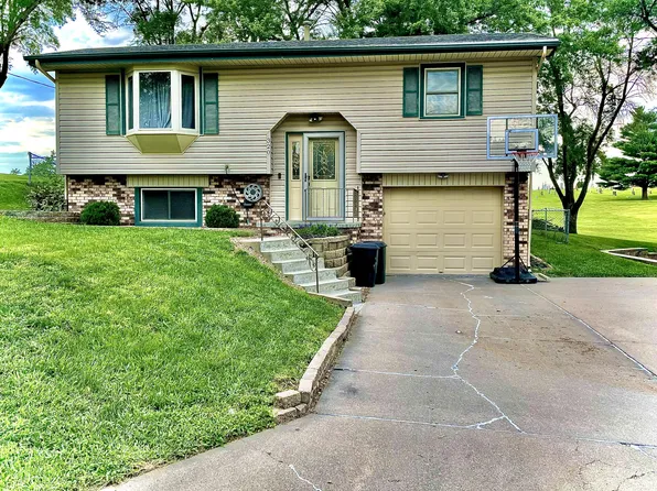 320 Laurie Cir, Neola, IA 51559