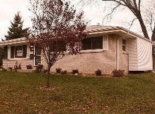 5473 Moorehead Ln, Greendale, WI 53129